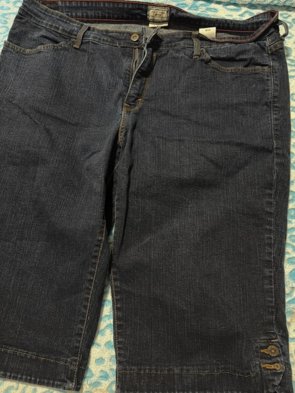 Levi's Dark Blue Capri